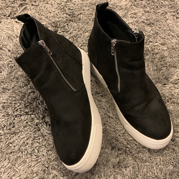 Time And Tru Women's Sneaker Bootie, Size 9 Wide - Picture 2 of 5